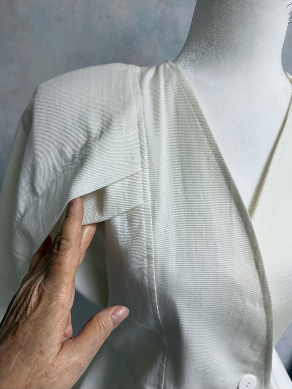 VTG 2 pc White Wrap Lightweight Denim Feel Peplum Top w Bat Sleeves - w Skirt - Picture 4 of 16